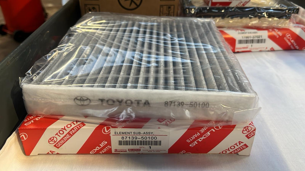OE Genuine Service kit for Toyota Auris 13-18 & 09-17 Toyota Prius (inc Plus)